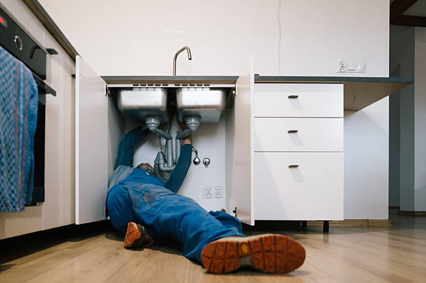 Professional Leak Detection technician working in Converse, TX